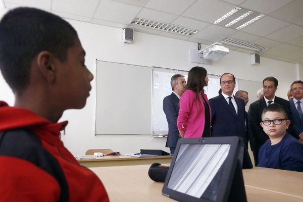 Mardi, le président Hollande visitait le nouveau collège de Clichy-sous-Bois à l'occasion de la rentrée. 