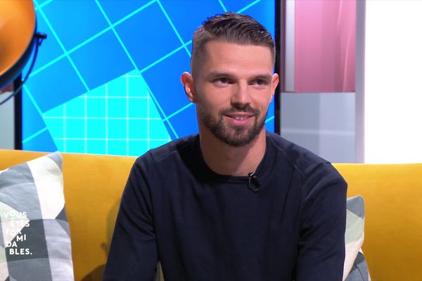 L'Amiénois Kévin de Witasse Thézy, 24 ans, est champion de France en para-athlétisme sur 400 mètres chaque année depuis 2019. Il est venu parler de sa préparation pour les Jeux paralympiques de Paris, le lundi 26 juin 2023, sur le plateau de "Vous êtes formidables".