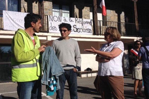 Manifestation contre la réforme des rythmes scolaires. Les Angles le 3 septembre 2014.