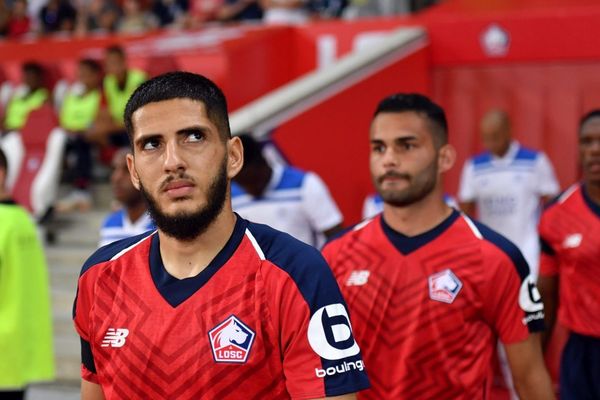 Les joueurs du LOSC à leur entrée sur la pelouse du Stade Pierre-Mauroy le 4 août pour le match amical contre Leicester.