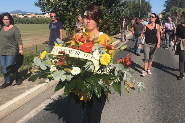 Manifestation à Aleria le 5 octobre 2019 contre le feu vert du tribunal administratif au centre de stockage des déchets de Giuncaggio.