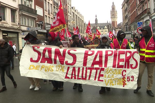 Ce dimanche 21 janvier, la manifestation contre la loi immigration a rassemblé à Lille de nombreux élus et syndicats.