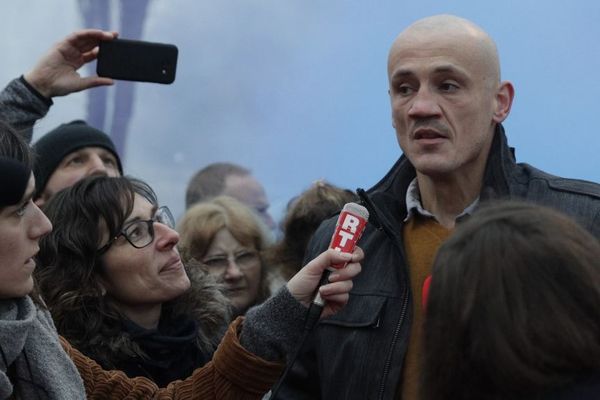 Christophe Dettinger lors de sa sortie de prison à Fleury-Merogis, le 20 février 2019.