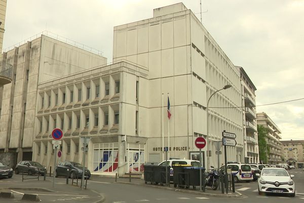 L'homme avait été retrouvé mort dans la nuit du vendredi 30 avril dans une cellule de dégrisement du commissariat de Périgueux