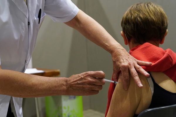 Le vaccinodrome de la Grande Halle d'Auvergne, près de Clermont-Ferrand, ouvrira ses portes le 14 avril.