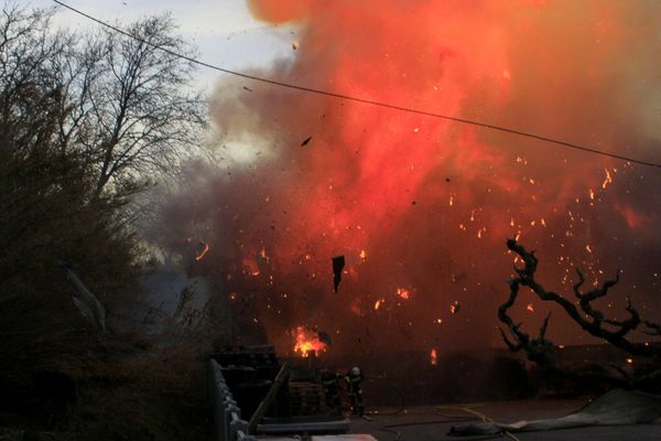 L'incendie de Cavaillon a détruit deux entrepôt et touché un troisième