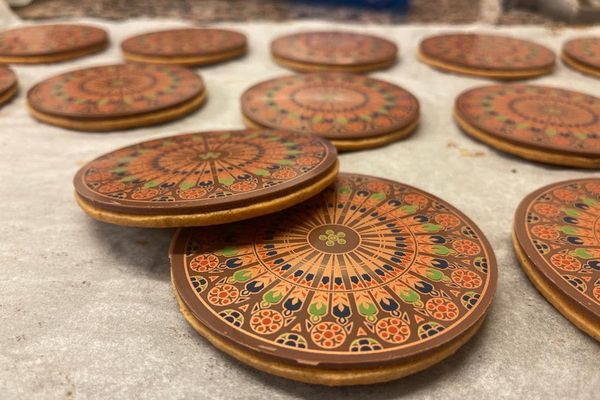 Après le gâteau Rosace de Strasbourg, les petits biscuits "Rosettes" remportent elles aussi un grand succès.