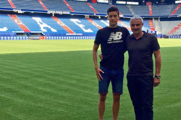 Stef Peeters et Alain Caveglia, directeur sportif du Stade Malherbe de Caen