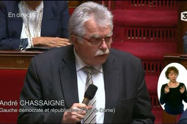 Le 10 mai à l'Assemblée Nationale, André Chassaigne s'élève contre le recours à l'article 49.3 utilisé par le gouvernement de Manuel Valls.
