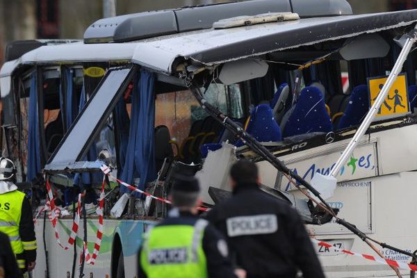 Six adolescents sont décédés ce matin dans l'accident d'autocar de Rochefort.