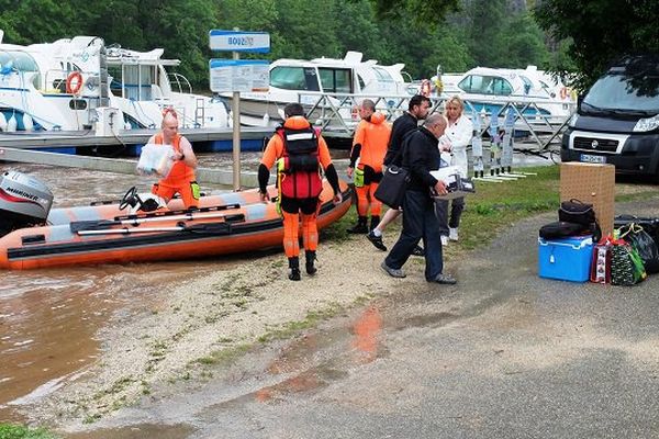 Les pompiers ont évacué 12 plaisanciers à Bouziès