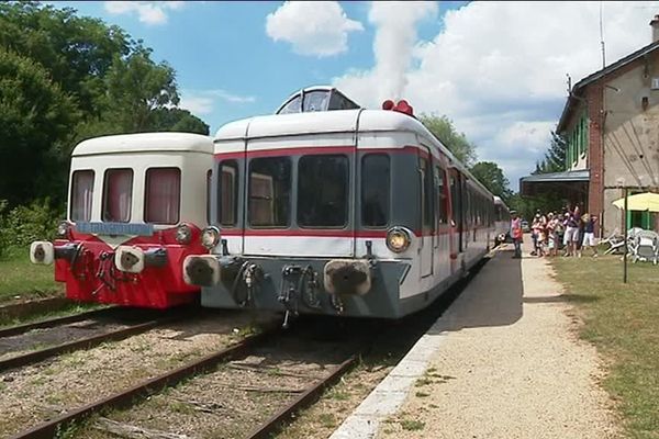 Ce train relie Toucy au moulin de Vanneau à Saints-en-Puisaye, dans l’Yonne.