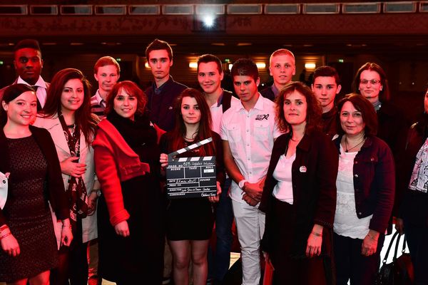 Les élèves du lycée Jehan de Beauce, à Paris au Grand Rex, lors de la cérémonie de remise des prix. 