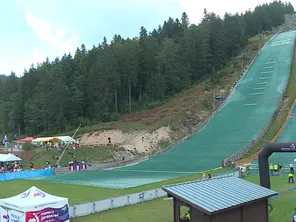 Connue pour ses coupes du monde d'hiver, le tremplin de Chaux-Neuve innove avec cette manche estivale inédite en France : le Grand Prix d'été de combiné nordique.