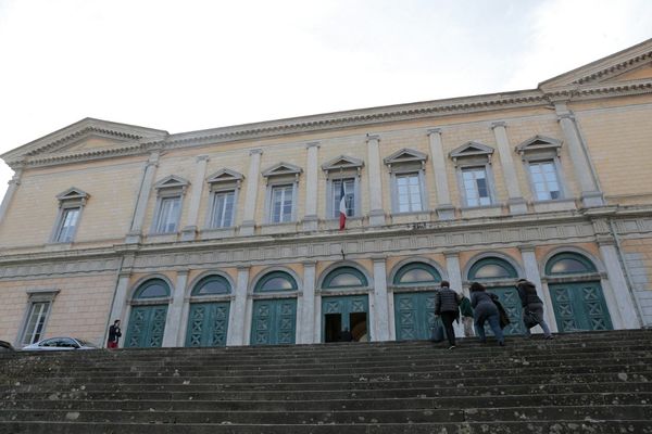 Jacques Mariani, présenté comme une figure du banditisme et Aurélie Merlini comparaissaient, ce mercredi 20 octobre devant la cour d'appel de Bastia, pour tentative d'escroquerie sur la revente d'huiles essentielles.