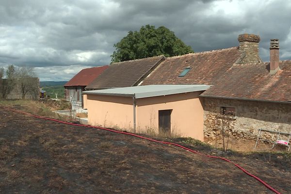 Le feu a été maîtrisé juste à temps.