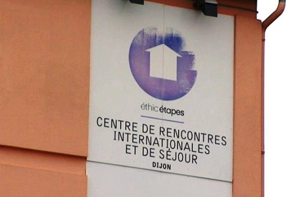 Le C.R.I. de Dijon vient d'enregistrer sa première annulation de réservation suite aux attentats du vendredi 13 Novembre :  25 lycéens qui devaient rester 4 jours à Dijon dans le cadre d'un échange scolaire. 