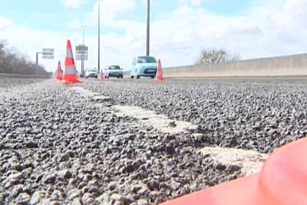 Sur l'A16, une voie est actuellement neutralisée. 