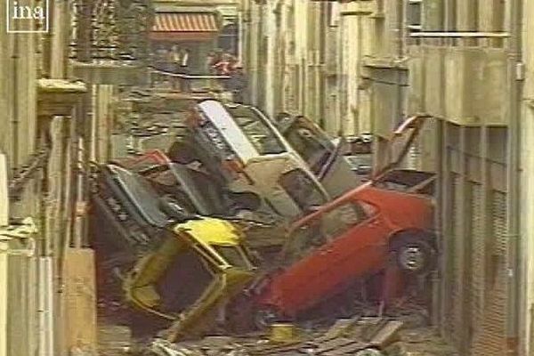 Nîmes - la ville ravagée - 3 octobre 1988.