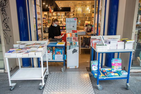 Une librairie à Paris, pendant le confinement.