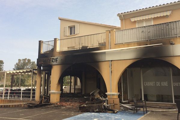 Le Mariana Beach, au matin de l'incendie, le 22 mars 2016.