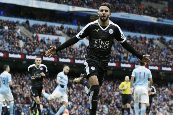 Déjà auteur de 14 buts, Riyad Mahrez court vers le titre de champion d'Angleterre avec la surprenante équipe de Leicester