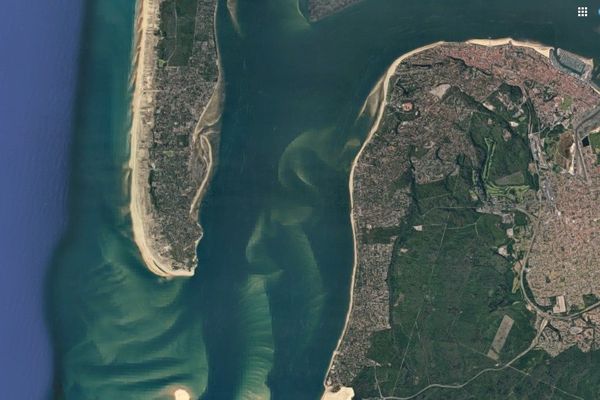 La Pointe du Cap-Ferret subit les assauts des tempêtes hivernales mais aussi les courants entrants et sortants à chaque marée.