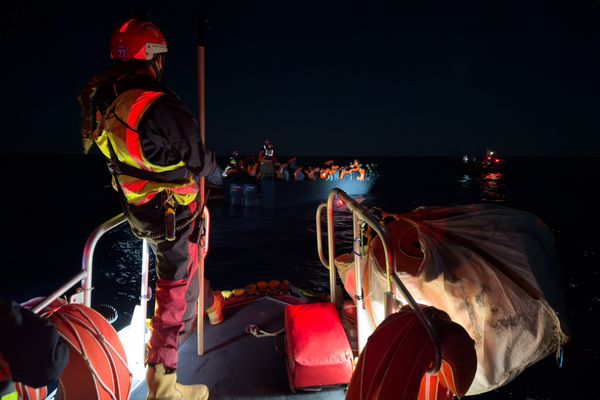 L'ONG SOS Méditerranée, basée à Marseille, a secouru 244 migrants au large de la Libye.