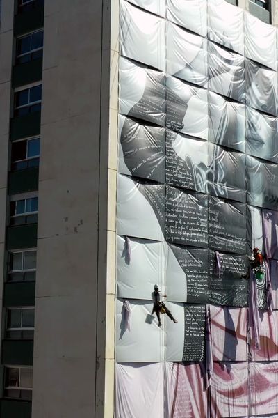 Le plus grand immeuble d’habitation de l'Occitanie, la tour d’Assas à Montpellier, dans la quartier de la Mosson, vit ses derniers moments avant sa destruction qui se fera petit à petit à partir de la fin d'année 2024.