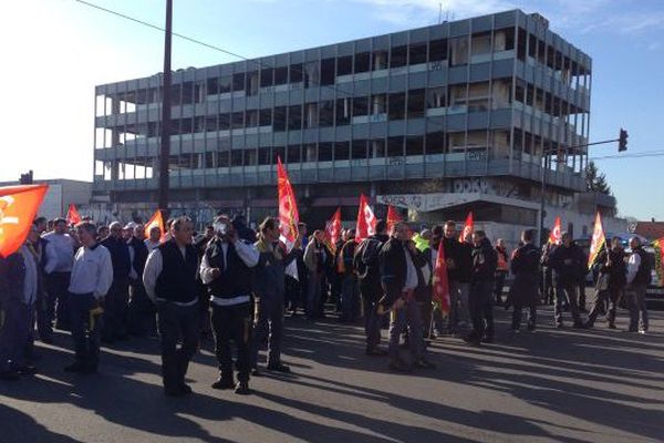 Manifestation des ouvriers de Caterpillar à Grenoble