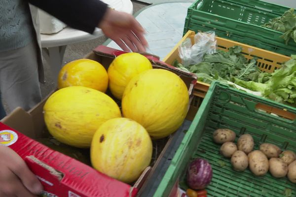 Les aliments non consomms de certaines cantines sont redistribués à des associations caritatives par " le Maillon Solidaire "