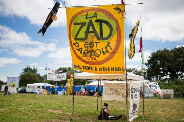 La ZAD zone à défendre de Notre-Dame-des-Landes, son évacuation pourrait intervenir rapidement, après la confirmation par la justice administrative de la légalité du projet.