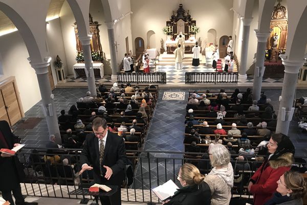 Messe du 8 décembre 2019, inauguration d'une église pour le fraternité Saint-Pie X à Nantes