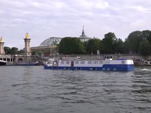 Des bateaux alsaciens sont de la partie lors de la cérémonie d'ouverture de Paris 2024 sur la Seine.