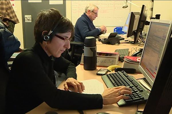 Les médecins régulateurs du 3966 sont tous des volontaires qui travaillent la nuit et le week-end pour orienter les patients.