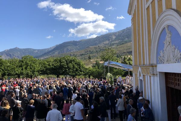 Des centaines de fidèles se sont rassemblées à Casamaccioli pour la Santa di u Niolu.