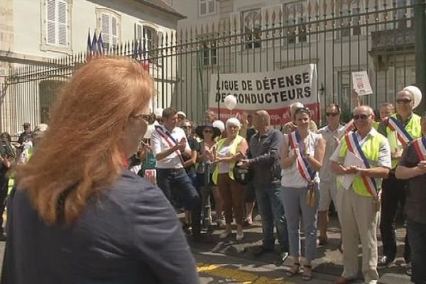 Vesoul : manifestation devant la préfecture de Haute-Saône