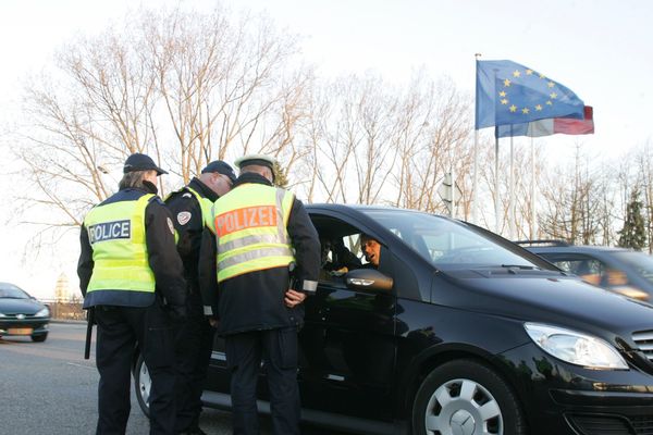 Contrôles sur le pont de l'Europe entre Strasbourg et Kehl