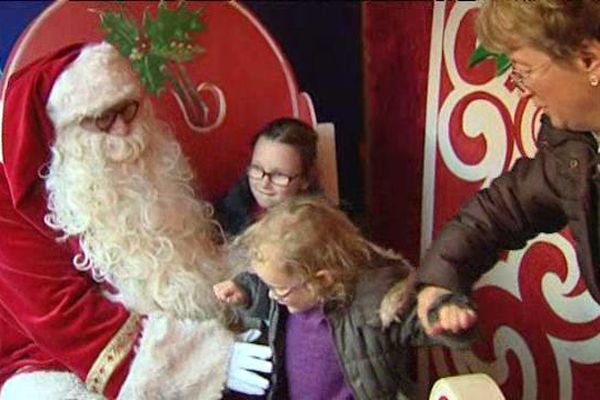 Illuminations, marché de Noël, vin chaud sapin et bien sûr Père-Noël : c'est sûr, les fêtes de fin d'année approchent à grands pas !