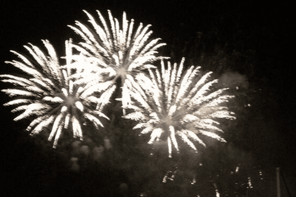 Le feu d'artifice a été tiré hier