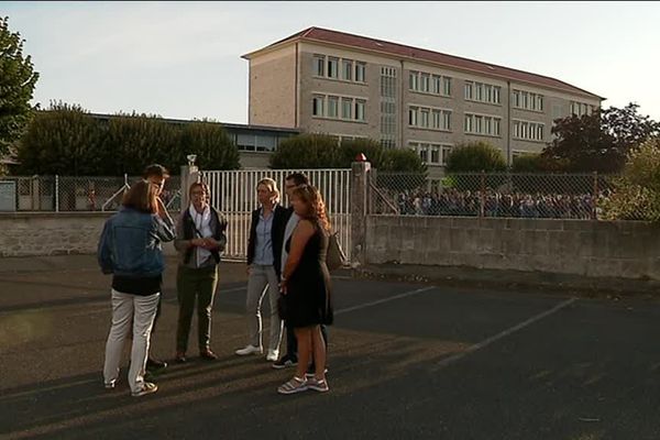 Débrayage des enseignants ce matin au collège Gérard Philippe de Chauvigny