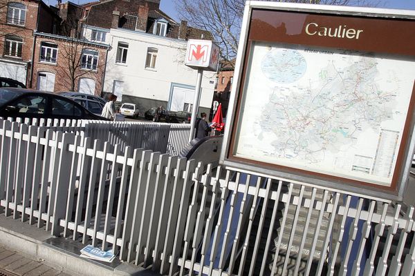 Un SDF d'une soixantaine d'années a été découvert mort samedi matin sur un quai de la station Caulier à Lille-Fives