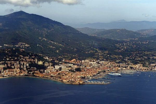 ILLUSTRATION - Vue aérienne d'Ajaccio.