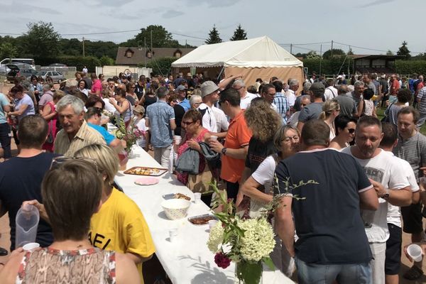 A Saint-Vincent-Bragny en Saône-et-Loire, l'école du village a célébré ses 40 ans dimanche 24 juin 2018. 