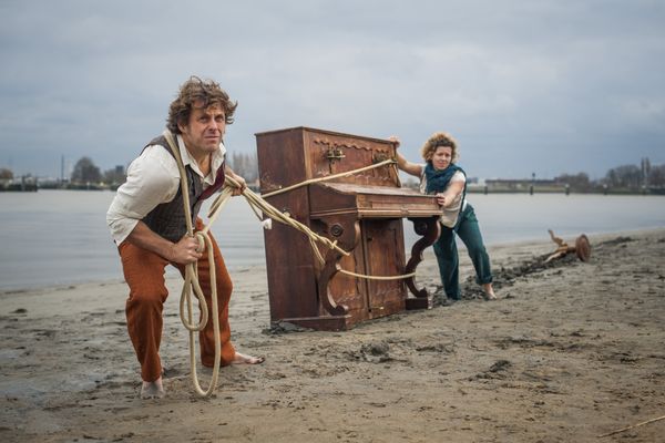 Sol bémol, un duo d'équilibristes le 3 juillet, place Saint-Etienne