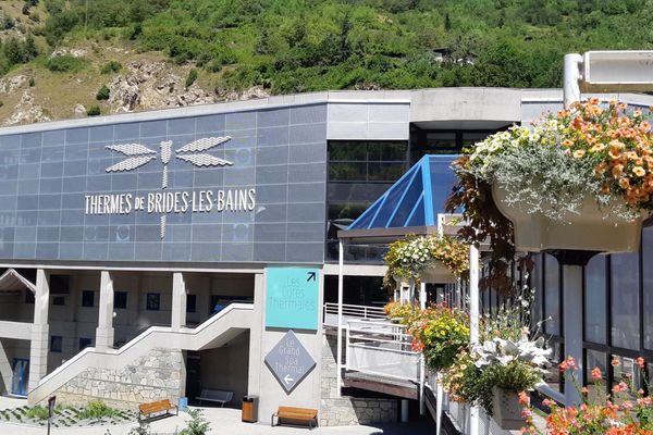 L'établissement thermal de Brides-les-Bains (Savoie) est fermé depuis mi-avril à cause d'une bactérie.