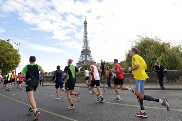 Coureurs pendant la 35e édition des 20KM de Paris