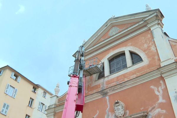 En vue de la visite du pape en Corse, les travaux de rénovation de la cathédrale d'Ajaccio, prévus en 2025, ont débuté.