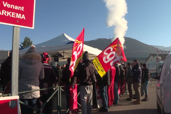 Les syndicats FO et CGT ont appelé les salariés d'Arkema France à la grève, ce lundi 13 décembre.