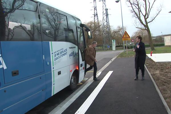 Ce nouveau bus passera automatiquement de 7 heures à 9 heures et de 16 h 30 à 19 heures, du lundi au vendredi, en période scolaire.